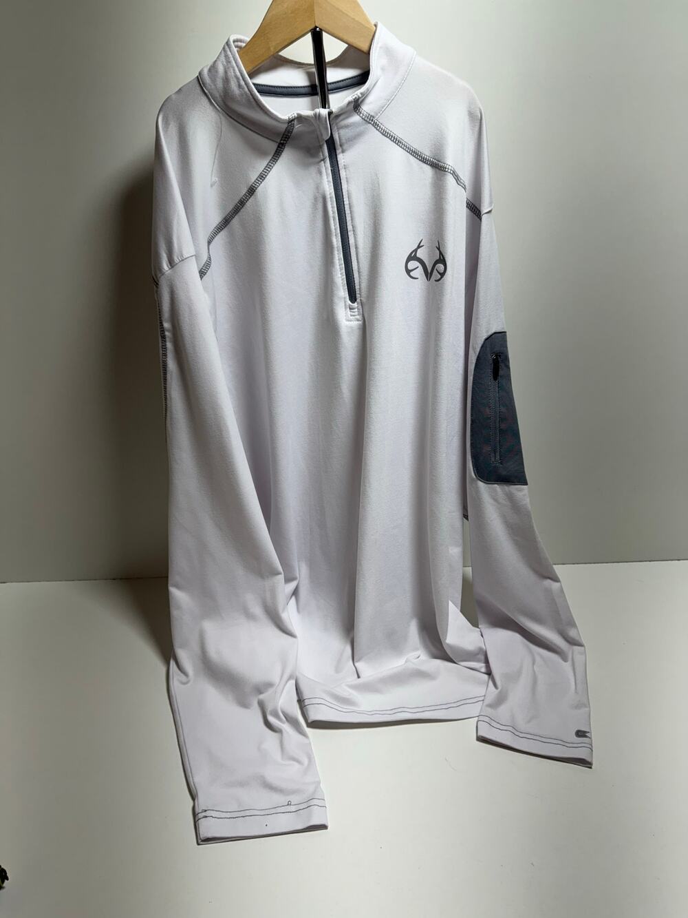 Colosseum Shirt Men’s Sz Large White Gray 1/4 Zip Athletic Long Sleeve